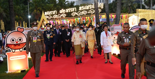 สมเด็จพระกนิษฐาธิราชเจ้า กรมสมเด็จพระเทพรัตนราชสุดา เจ้าฟ้ามหาจักรีสิรินธร มหาวชิราลงกรณวรราชภักดี สิริกิจการิณีพีรยพัฒน รัฐสีมาคุณากรปิยชาติ สยามบรมราชกุมารี เสด็จพระราชดำเนินไปทรงเปิดงานกาชาดประจำปี 2567 ณ สวนลุมพินี