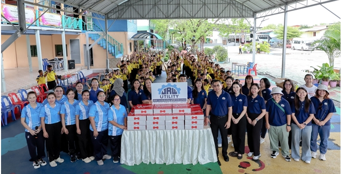 JR มอบรอยยิ้มให้นักเรียน โรงเรียนบ้านสีล้ง จ.ฉะเชิงเทรา