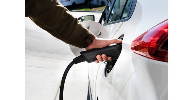 ยุค EV Price War: ก่อนซื้อรถยนต์ไฟฟ้า ควรถามอะไร “มากกว่าราคา”